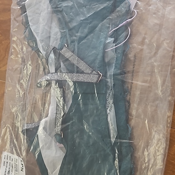 NIP SAVAGEXFENTY Shining Star Embroidered Unlined Bra 34DD - Picture 6 of 7